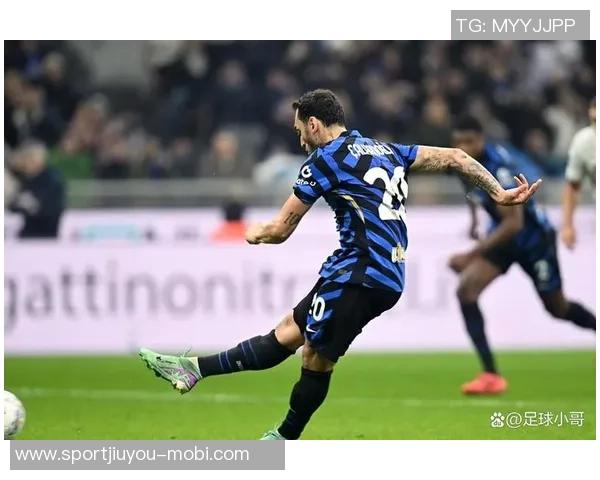 国米官方宣布恰尔汗奥卢左小腿肌肉拉伤将进行伤情评估 国米官方宣布恰尔汗奥卢左小腿肌肉拉伤将进行伤情评估